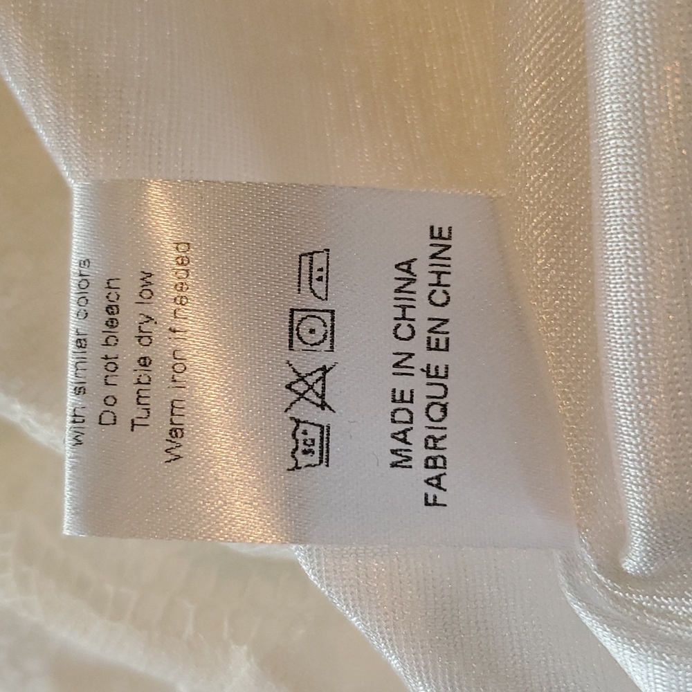 WHITE SLEEVELESS LACE XL BLOUSE - Picture 7 of 10